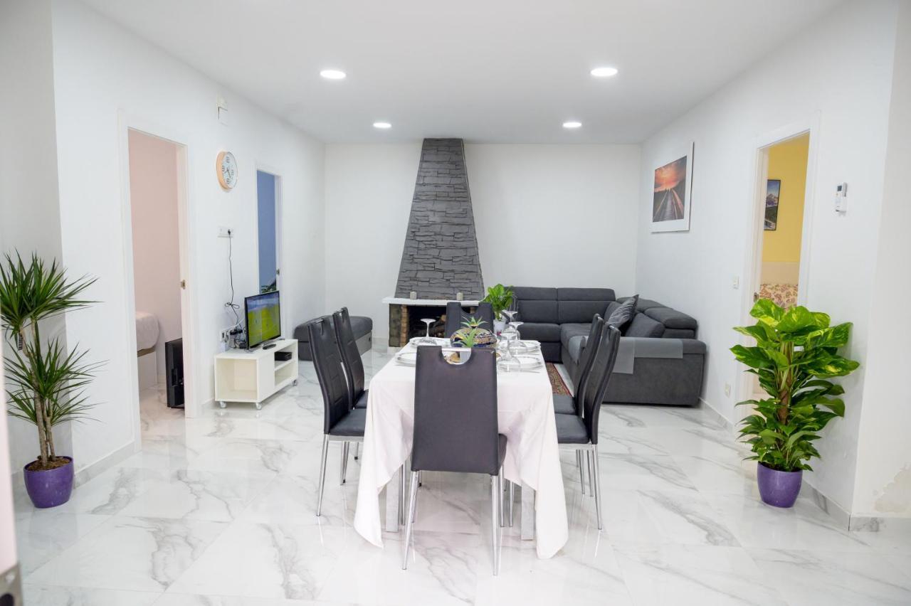 Relax House Barcelone Vila Sant Esteve Sesrovires Exterior foto