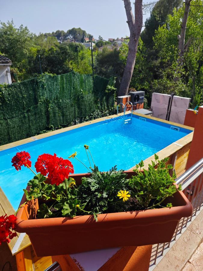 Relax House Barcelone Vila Sant Esteve Sesrovires Exterior foto