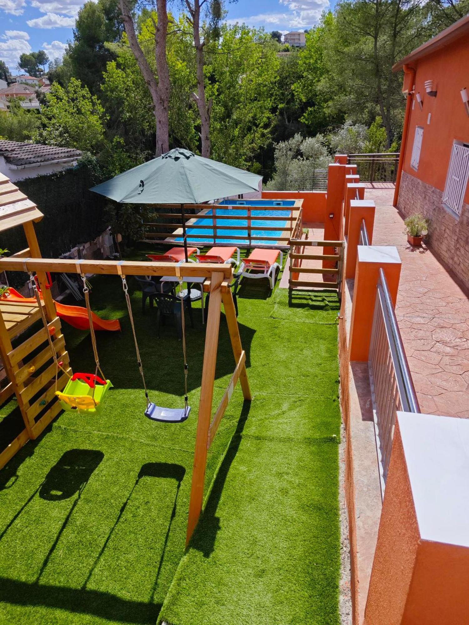 Relax House Barcelone Vila Sant Esteve Sesrovires Exterior foto