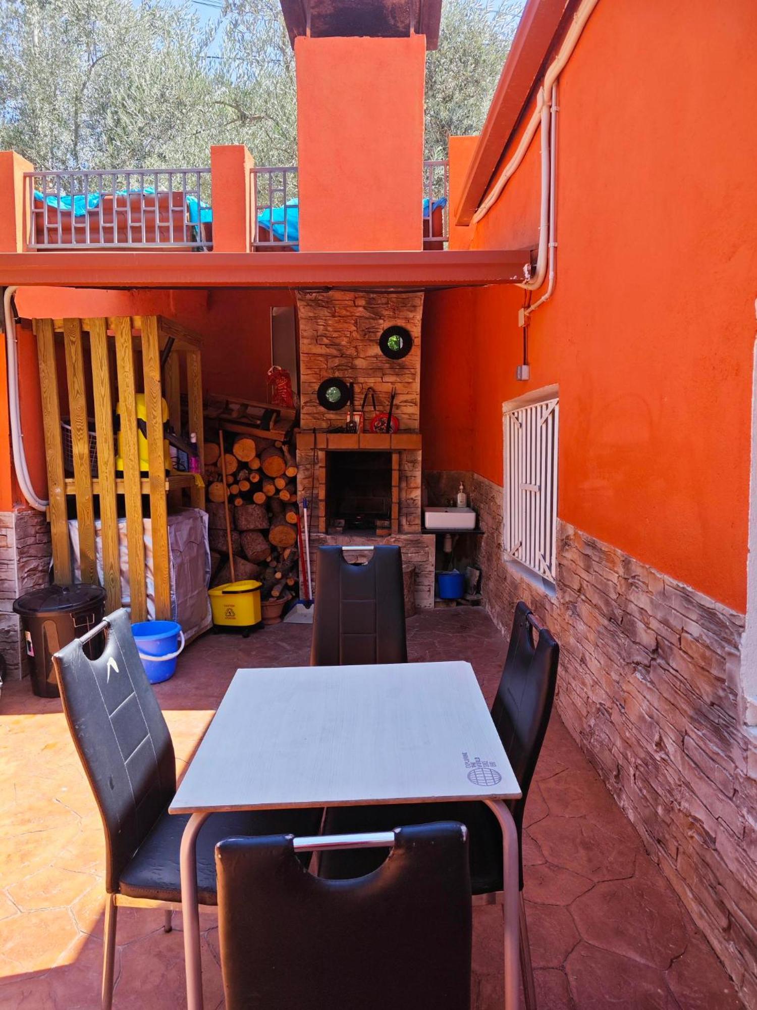 Relax House Barcelone Vila Sant Esteve Sesrovires Exterior foto