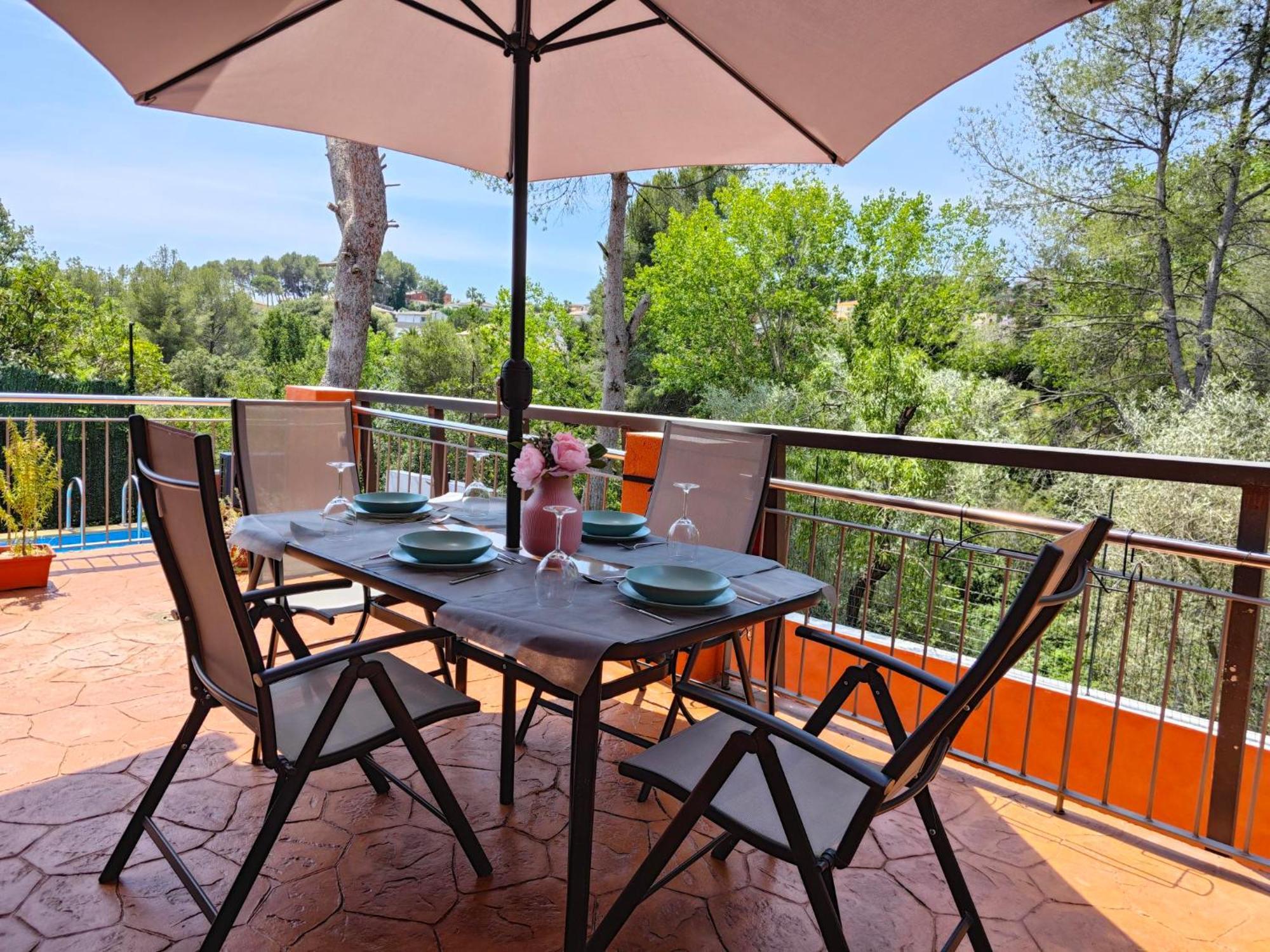 Relax House Barcelone Vila Sant Esteve Sesrovires Exterior foto