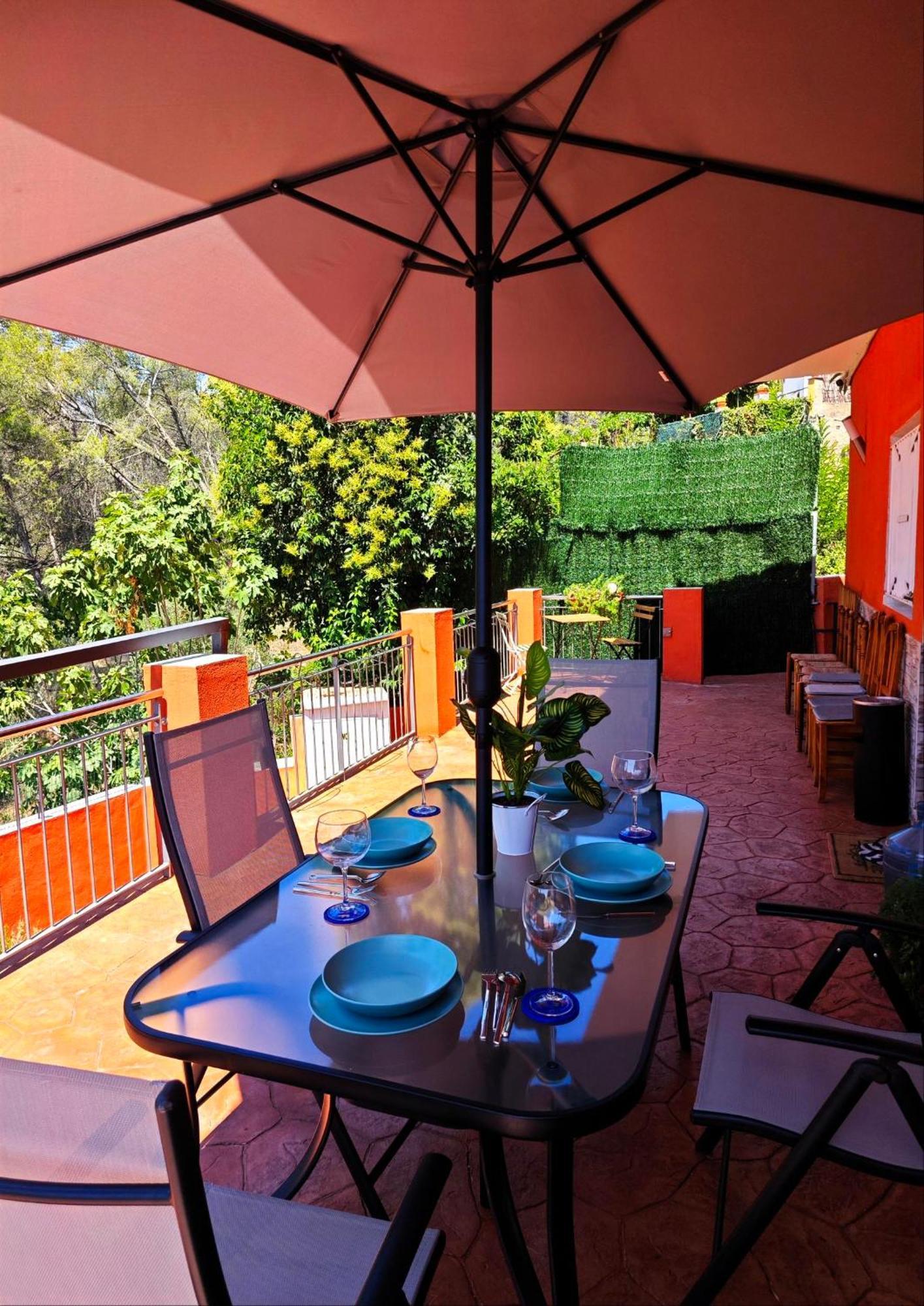 Relax House Barcelone Vila Sant Esteve Sesrovires Exterior foto