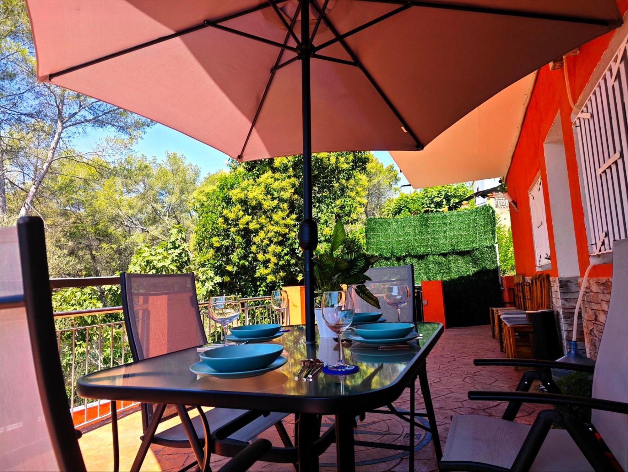 Relax House Barcelone Vila Sant Esteve Sesrovires Exterior foto