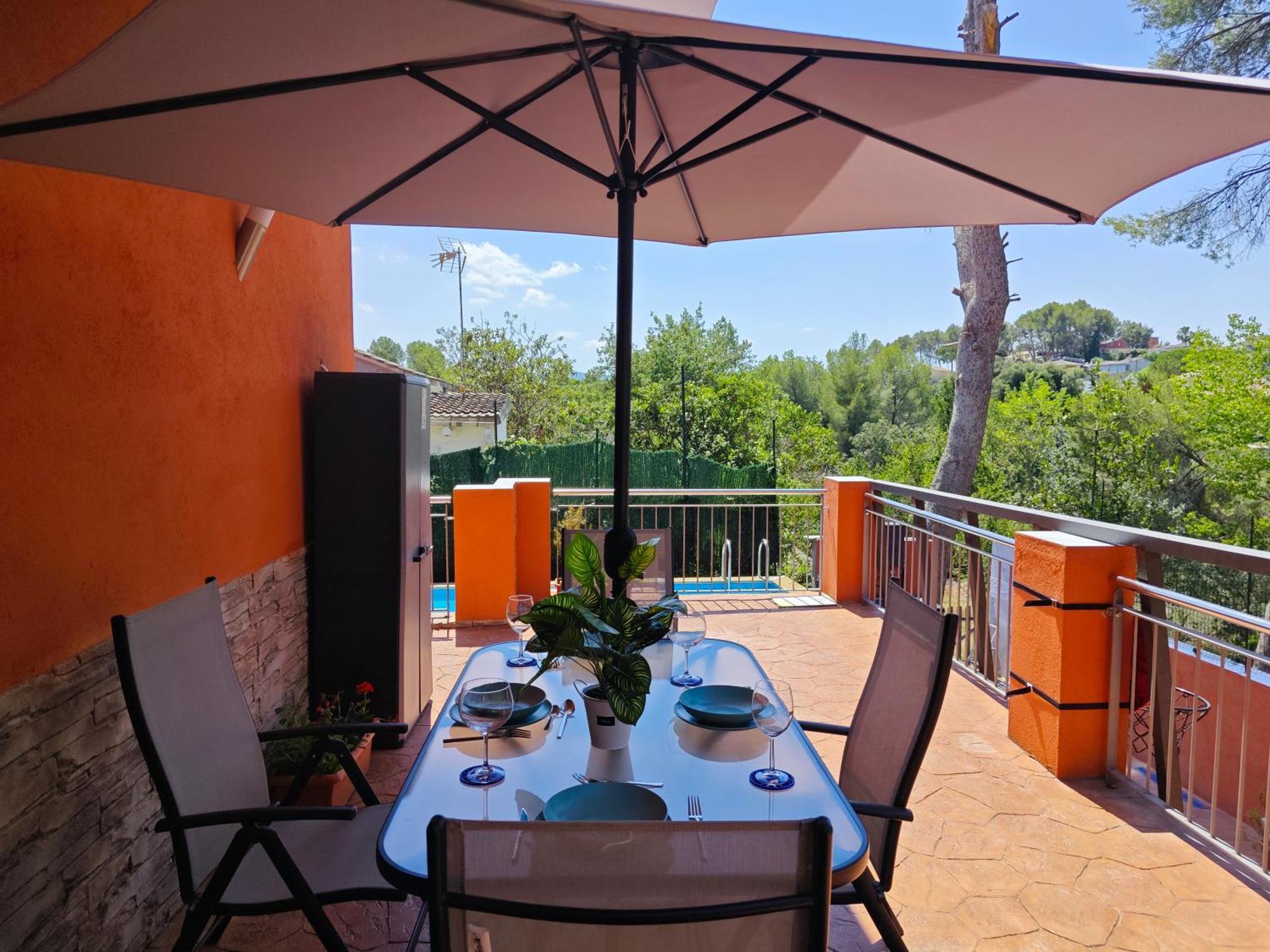 Relax House Barcelone Vila Sant Esteve Sesrovires Exterior foto