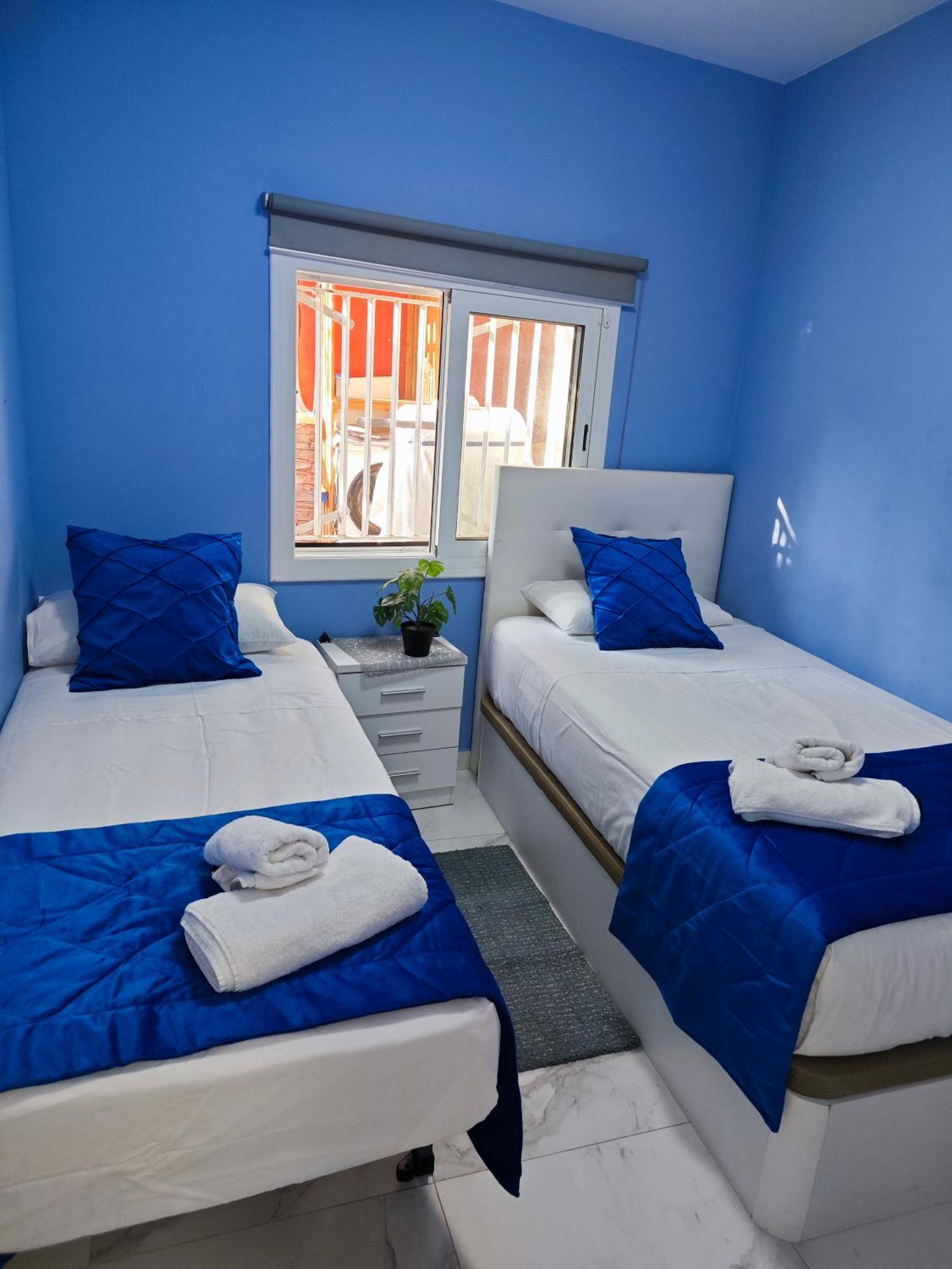 Relax House Barcelone Vila Sant Esteve Sesrovires Exterior foto